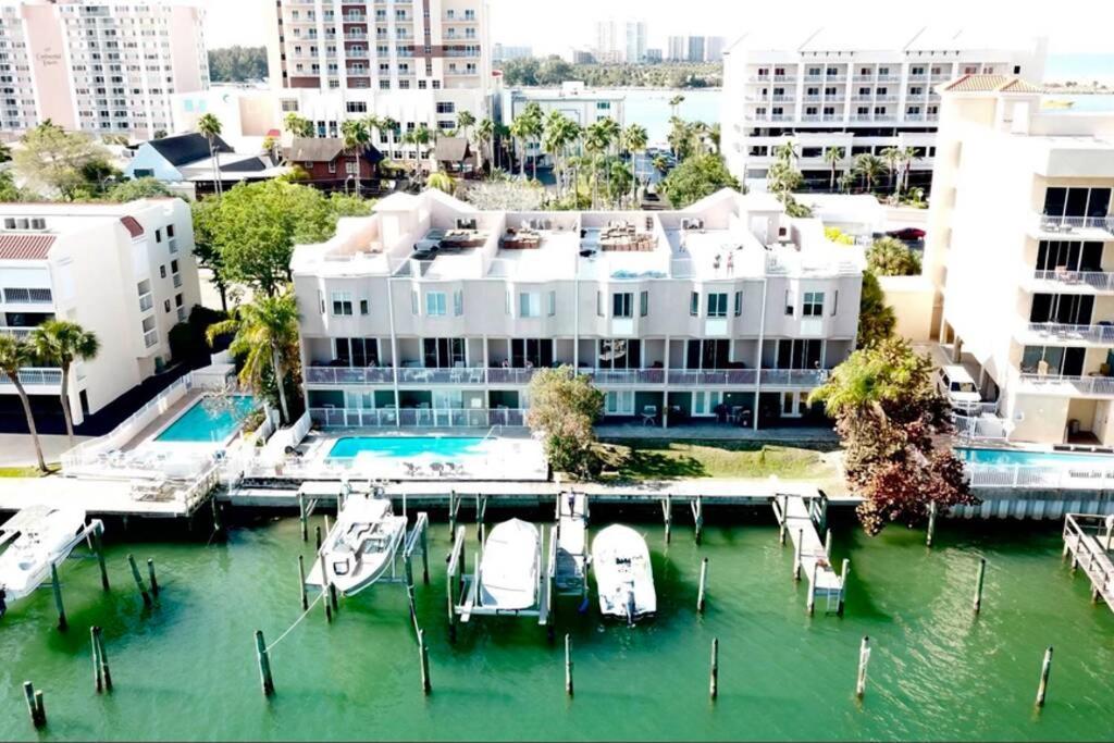 Luxury And Spacious Waterside Getaway クリアウォーター・ビーチ エクステリア 写真