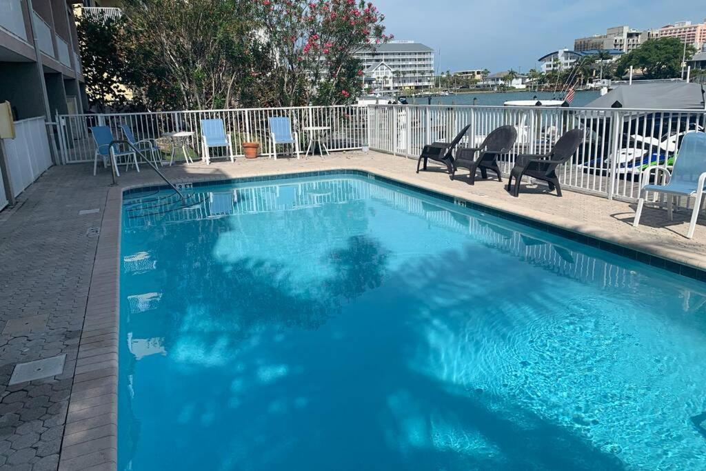 Luxury And Spacious Waterside Getaway クリアウォーター・ビーチ エクステリア 写真